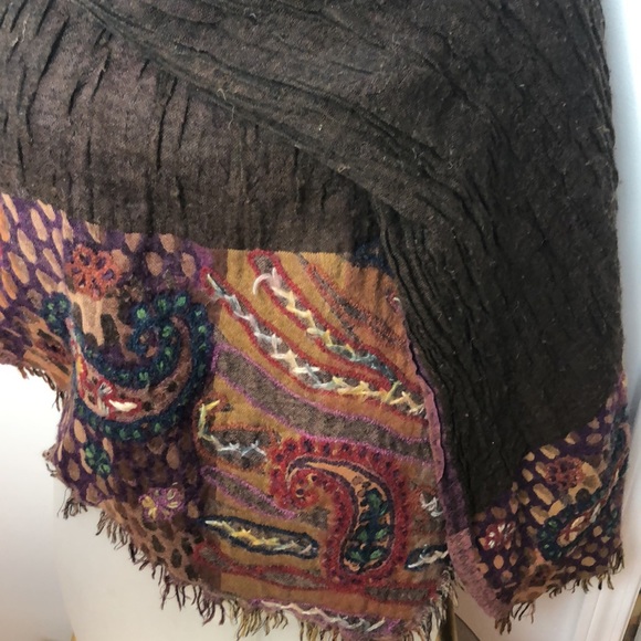 Hand-Embroidered Textured Wool Shawl Paisley Motif, "Paisley Swirl” Fall/Winter - Picture 11 of 15